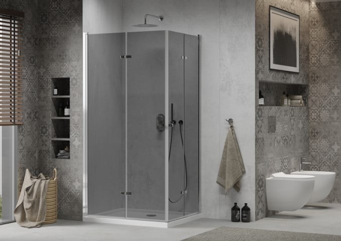 Drzwi prysznicowe w orientalnej łazience