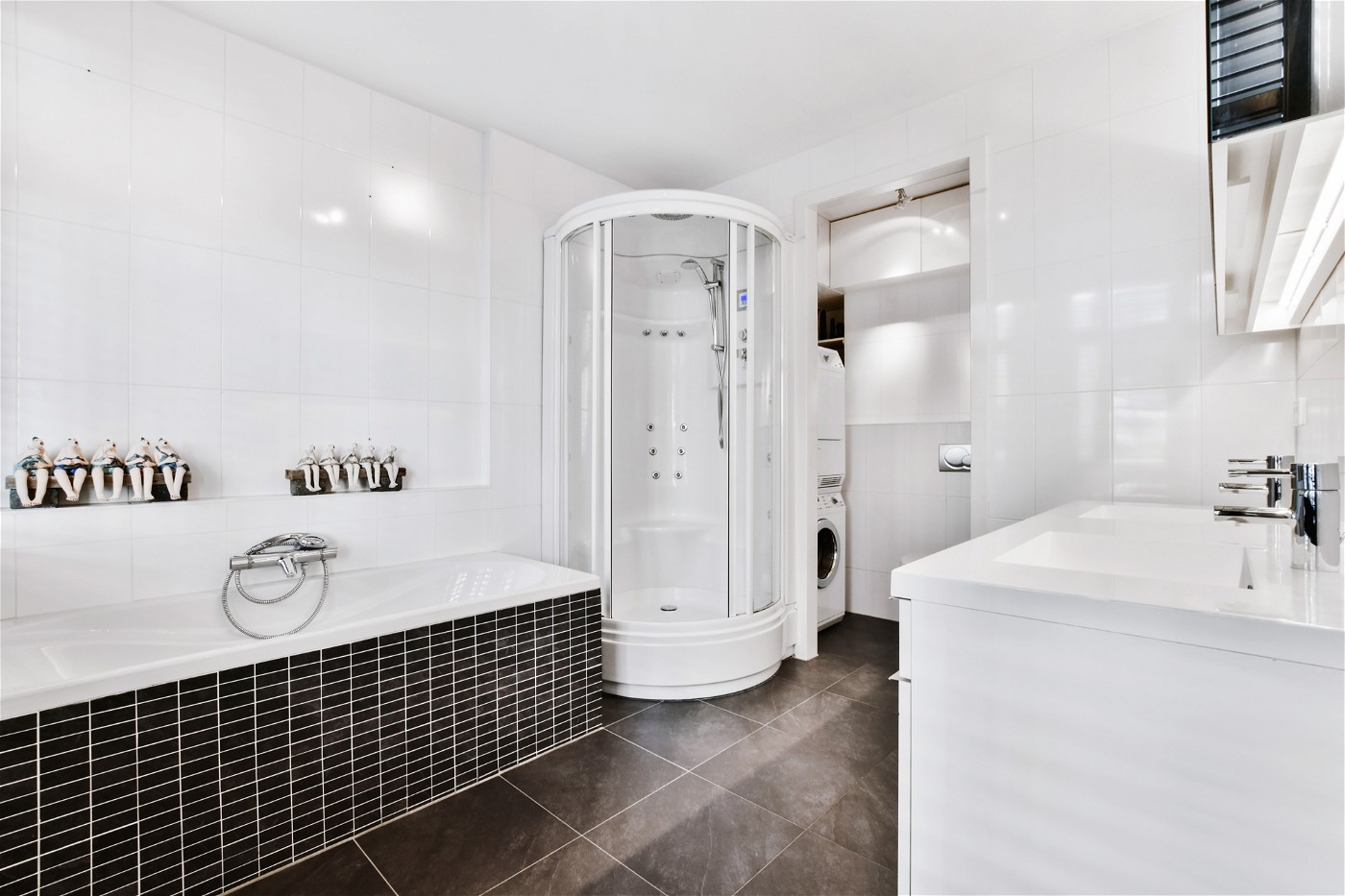 Wanna czy prysznic – jakie rozwiązanie sprawdzi się w Twojej łazience?